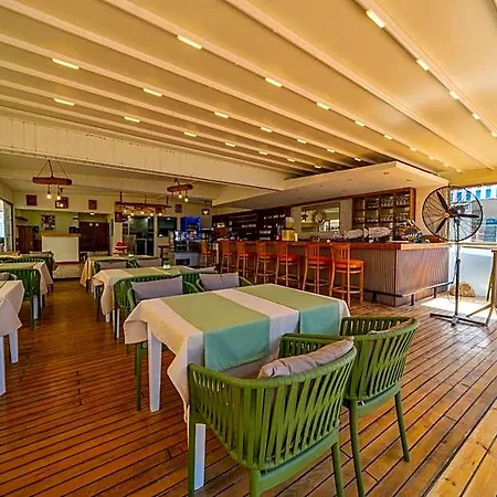 Halikarya & Restaurant 酒店 比特兹